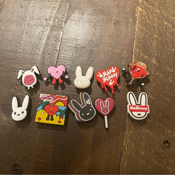 10 Piece Bad‎ Bunny Crocs Charms Set - Picture 1 of 4